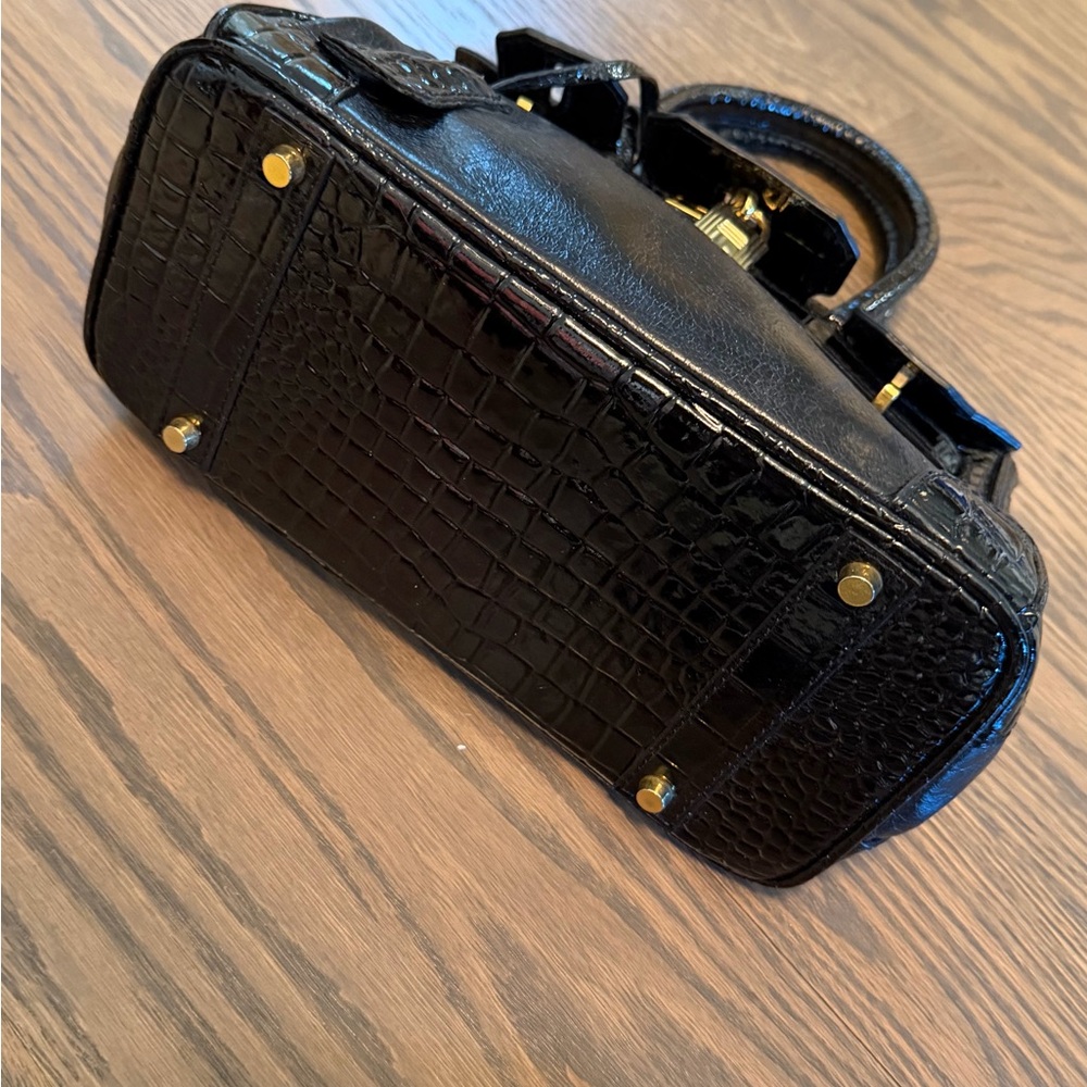 Elegant Black faux Leather Handbag - Picture 6 of 6
